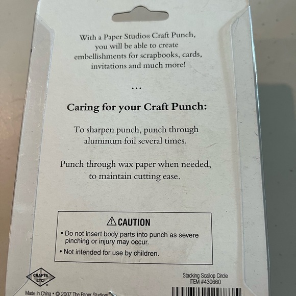 The Paper Studio Pink Craft Punch. Small - Picture 3 of 3